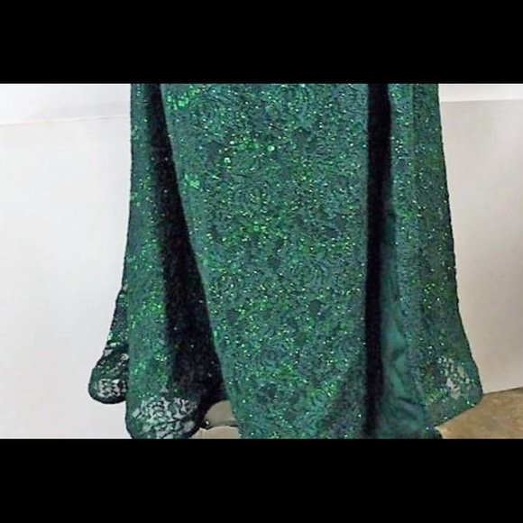 Jules & Cleo Juniper V Neck Mermaid Formal Dress - Picture 6 of 7